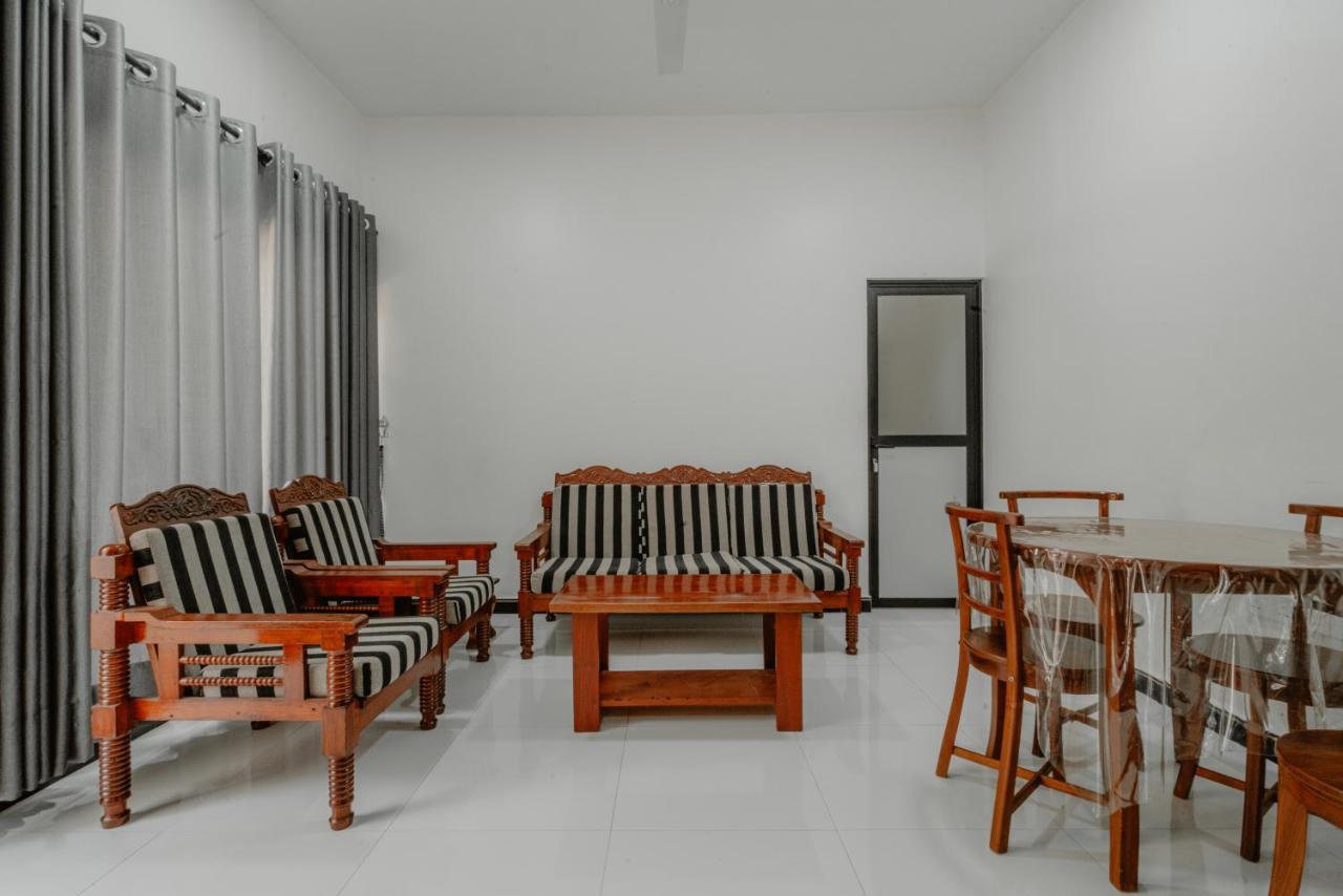 Sri Construction Circuit Bungalow Batticaloa Exterior photo